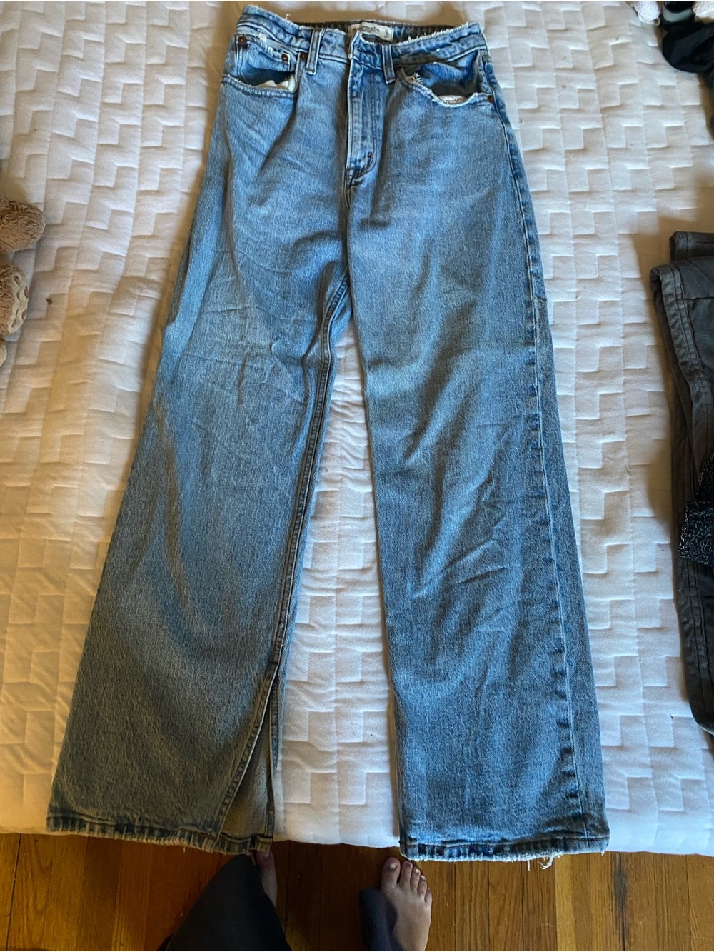 Abercrombie 90s relaxed jean high rise, sz 27, curve love